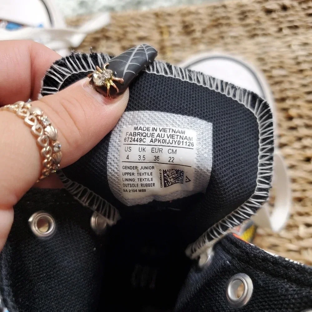 Converse gently used